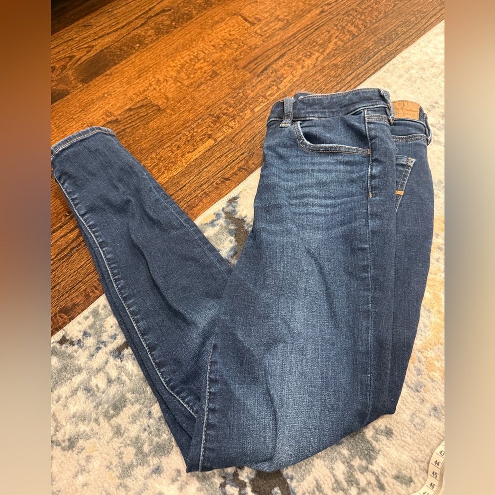 American Eagle High Rise Jegging Size 10R ripped knee - Picture 2 of 9